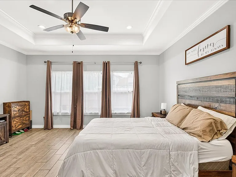 2445 Manuel Ln — Photo 30
