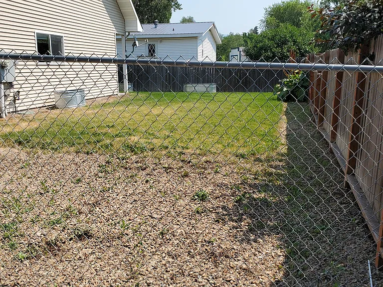 398 Solberg Dr #B — Photo 4