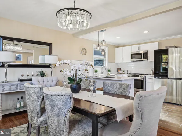 1726 Green Valley Rd, Havertown, PA 19083