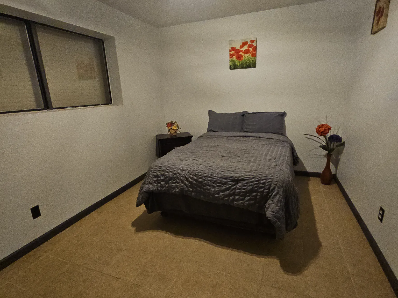 3 bed, 1896 sqft, $850 — Photo 2