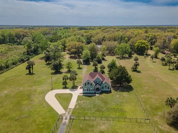 1053 State Road 100, Florahome, FL 32140