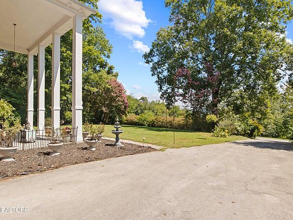 4th image of 6617 Crescent Dr