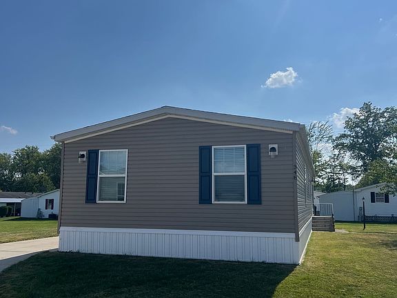 Exterior Image-4-Clayton Pikewood Manor