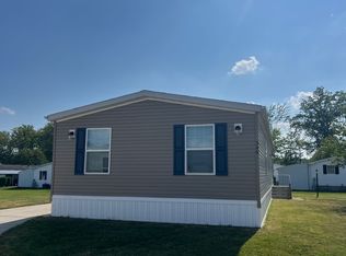 348 Robin Rd, Elyria, OH 44035