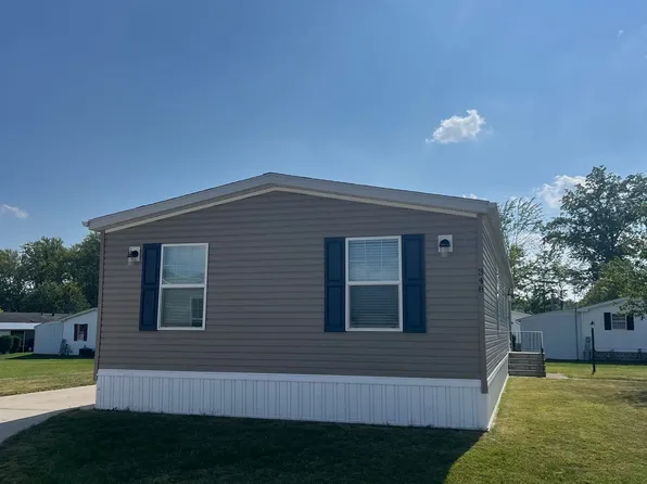 348 Robin Rd, Elyria, OH 44035