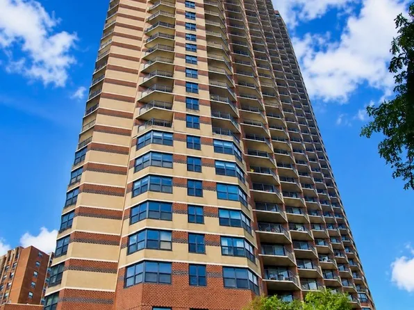 3660 N Lake Shore Dr APT 2812, Chicago, IL 60613