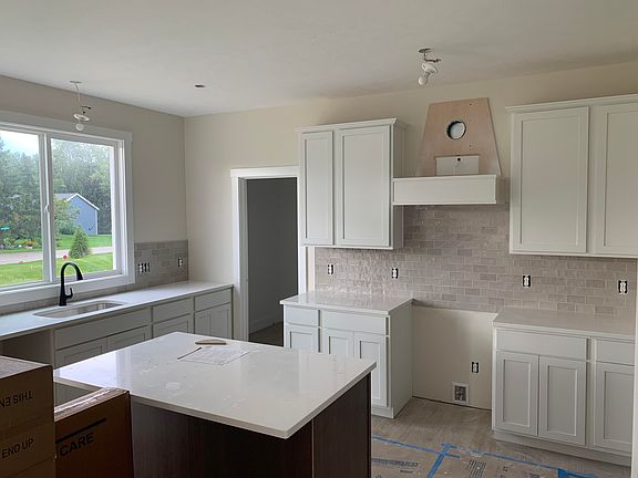 5th image of 7882 Woodhurst Dr NE