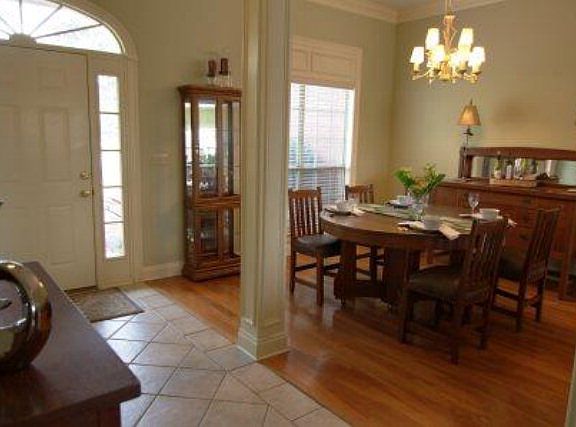 Foyer/Dining Room