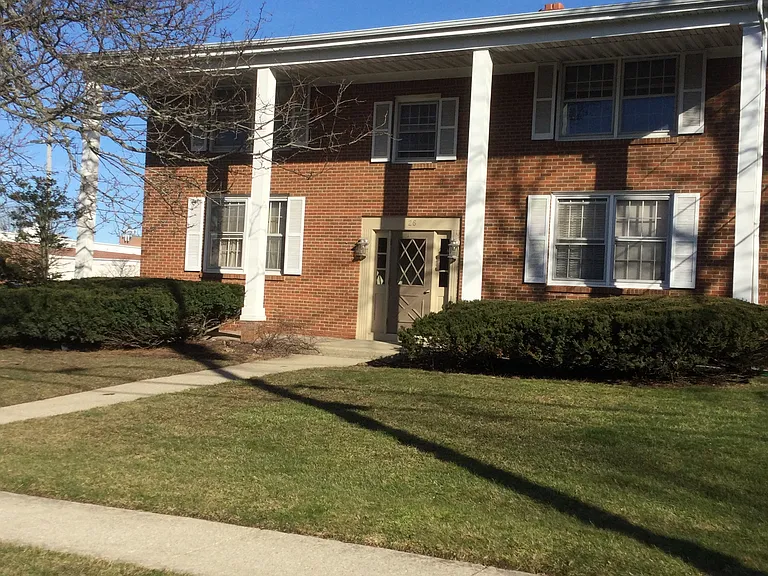 26 California Dr — Photo 1