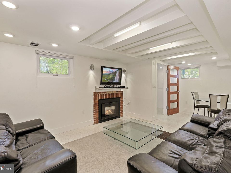 1st image of 3640 Everett St NW