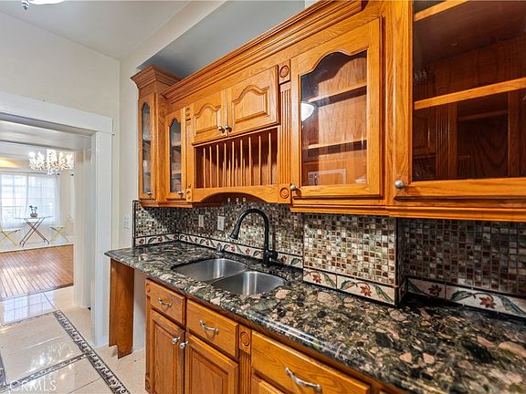 2nd image of 1065 Laguna Ave #1065