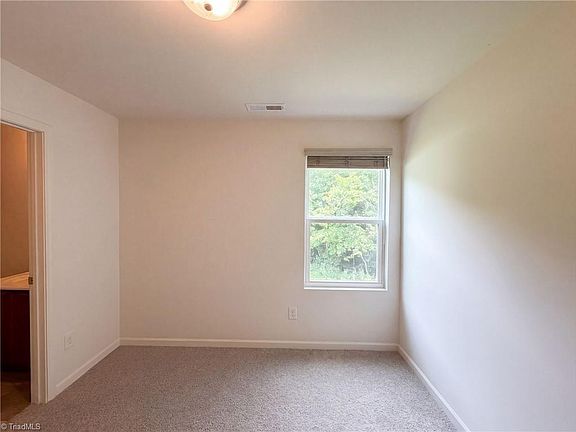 4th image of 411 Sandybrooke Dr