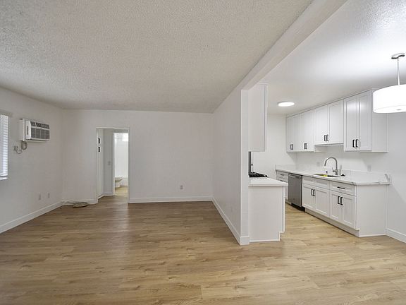 4th image of 13849 Chase St APT 17