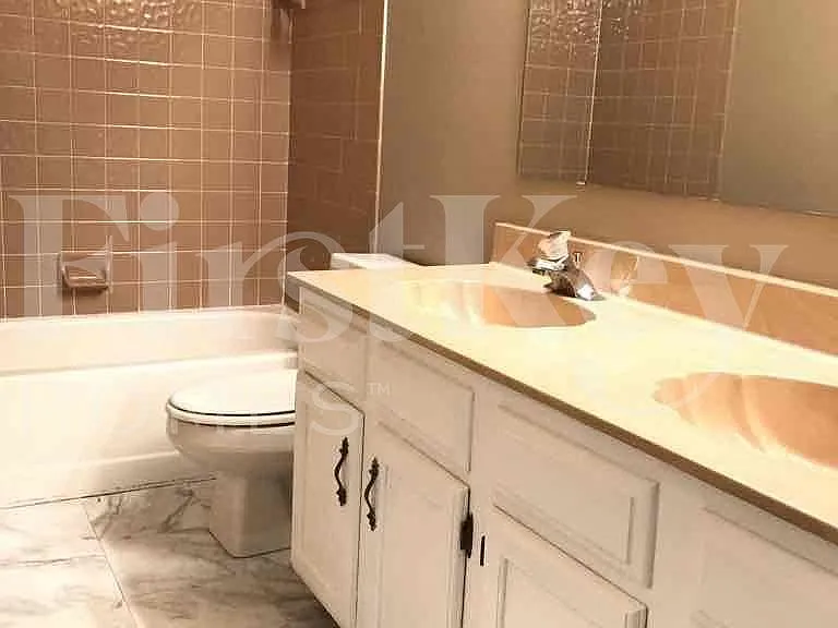 5683 Colonist Cir — Photo 12