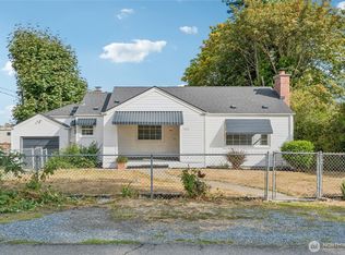 1048 S 100th St, Seattle, WA 98168