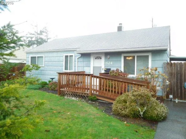 824 Arago Ave, Coos Bay, OR 97420