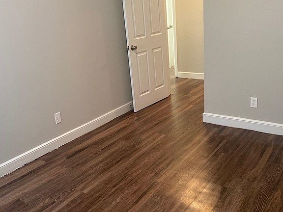 5th image of 1298 Carolyn Dr