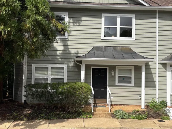 1270 Chatham Rdg, Charlottesville, VA 22901