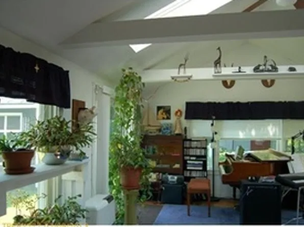 429 Martin Stream Rd, Fairfield, ME 04937