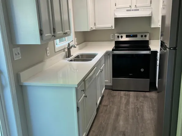 1040 Carr St, Lakewood, CO 80214