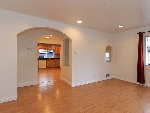 4th image of 1150 W Girard Ave