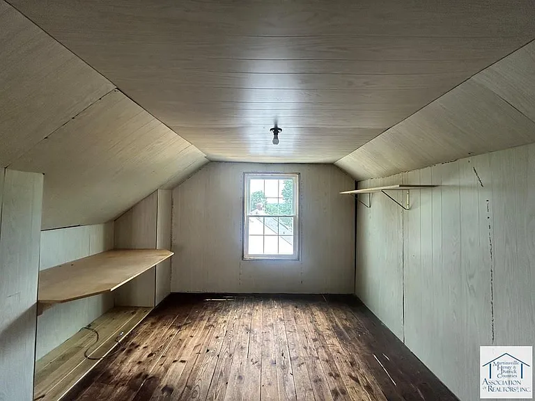 1118 Oakgrove Ave — Photo 12