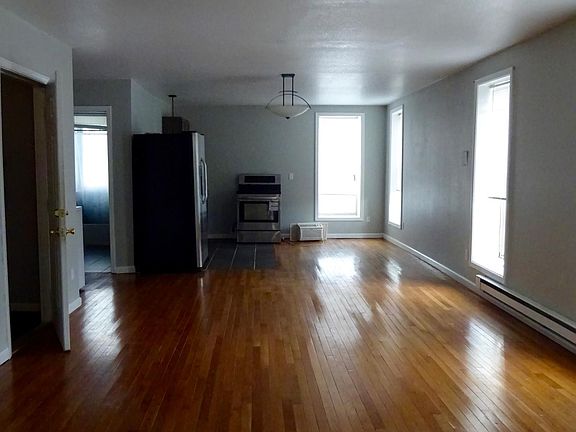 4th image of 1117 Felix St APT 9