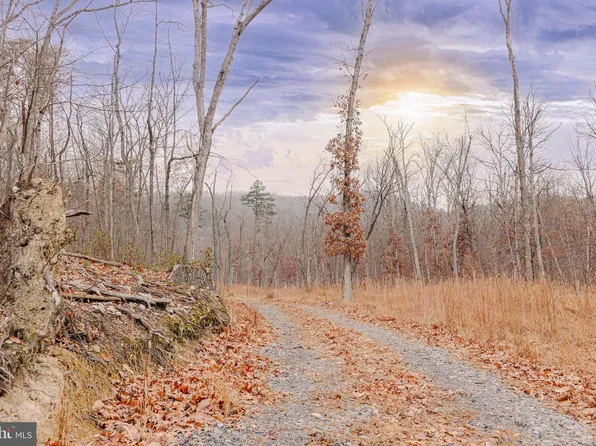 2 Galloway Spring Ln, Stanley, VA 22851