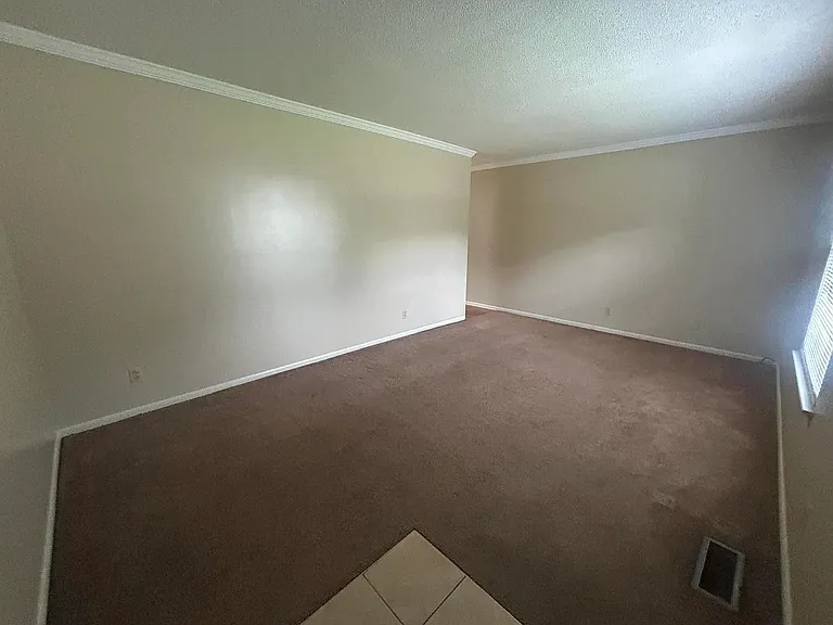 5758 Taggart Dr — Photo 2