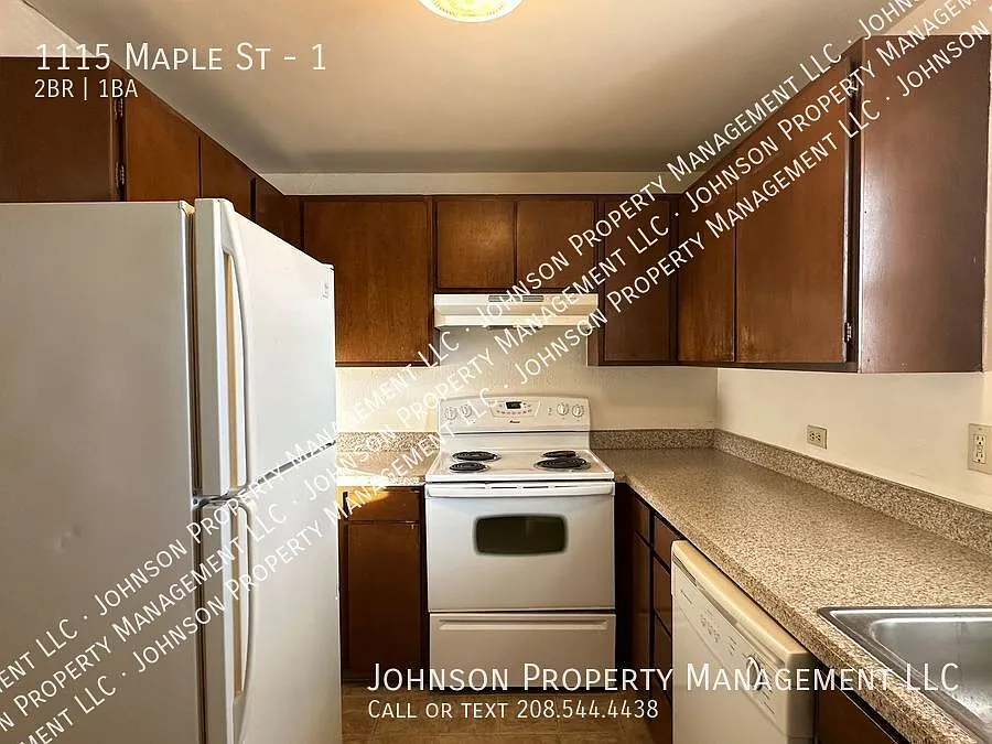 Spacious South Nampa Apartment with Single Car Garage. — Photo 2
