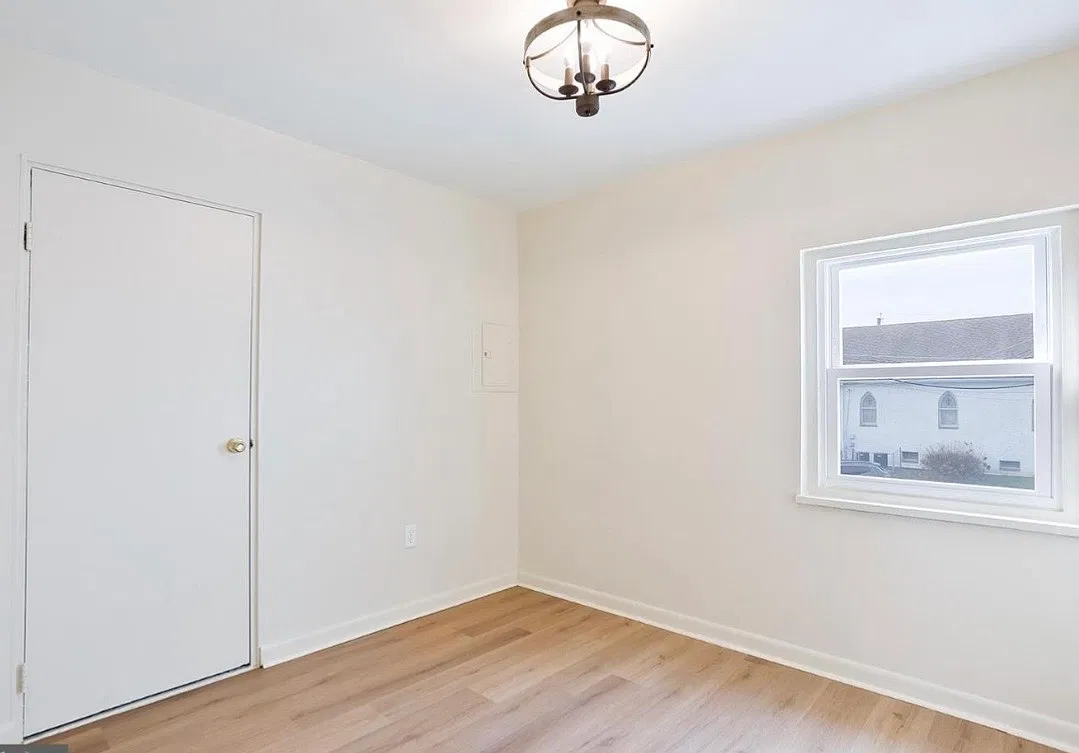 3 bed, 1.5 bath, 1200 sqft, $1,575 — Photo 4