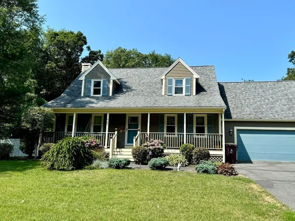 13 Blueberry Dr, Acushnet, MA 02743