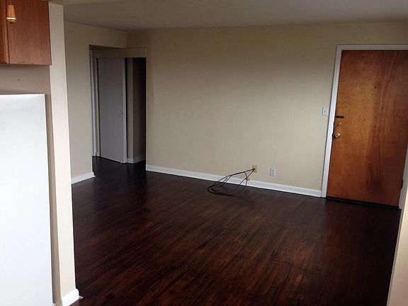 2nd image of 3425 Pape Ave APT 4