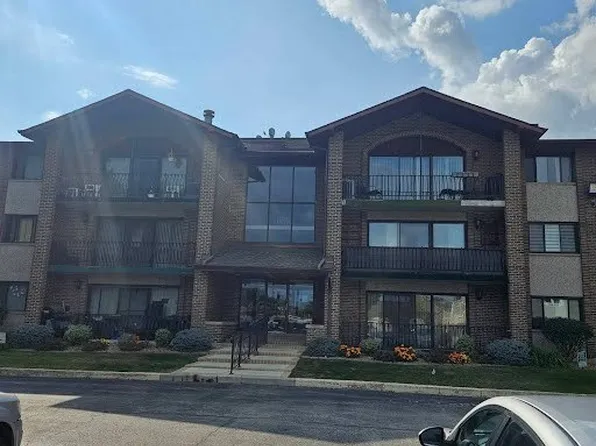 9051 S Roberts Rd APT 102, Hickory Hills, IL 60457