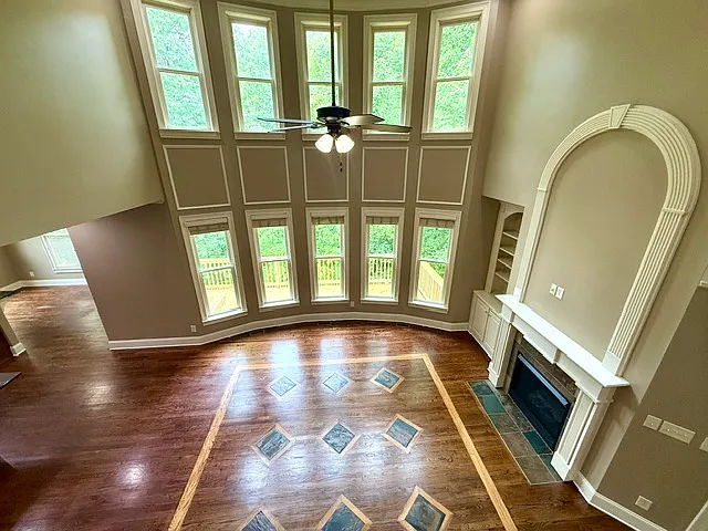 6 bed, 4580 sqft, $4,500 — Photo 3