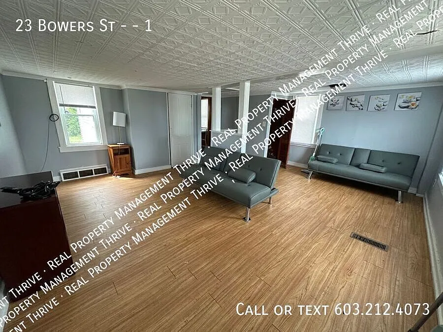 2 Bedroom, 1 Bath Duplex — Photo 2
