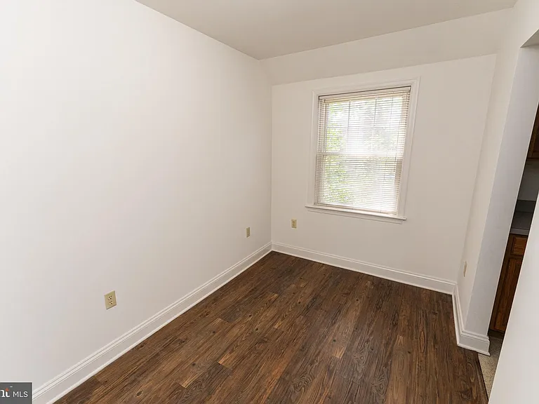802 Travers St #4 — Photo 13