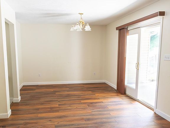 4th image of 880 Tremont St