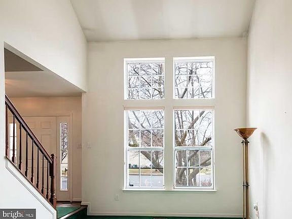 4th image of 14 Augusta Wood Ct