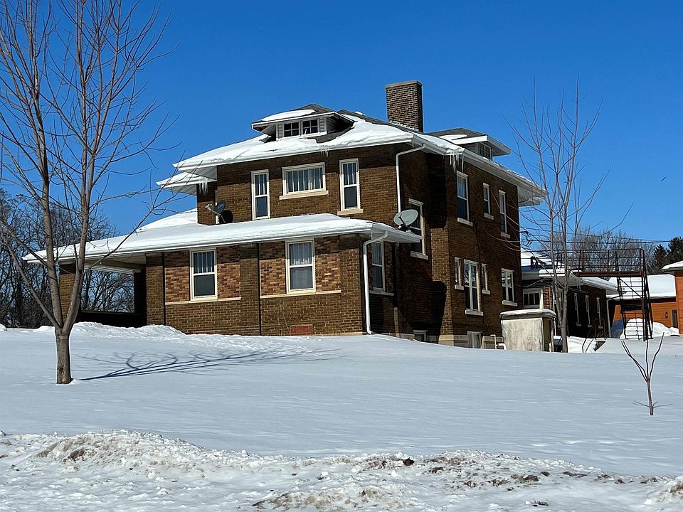 402 N Maryville St, Calmar, IA 52132 Zillow