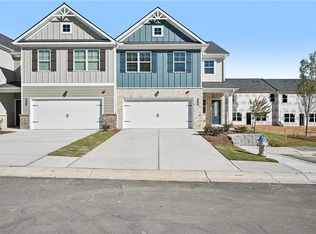 422 Lanier Cir, Woodstock, GA 30189