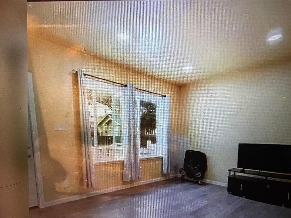 1st image of 180 Miriam St
