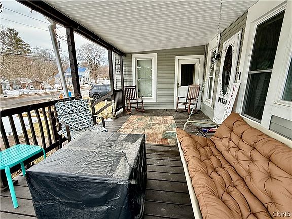 5th image of 112 Mechanic St