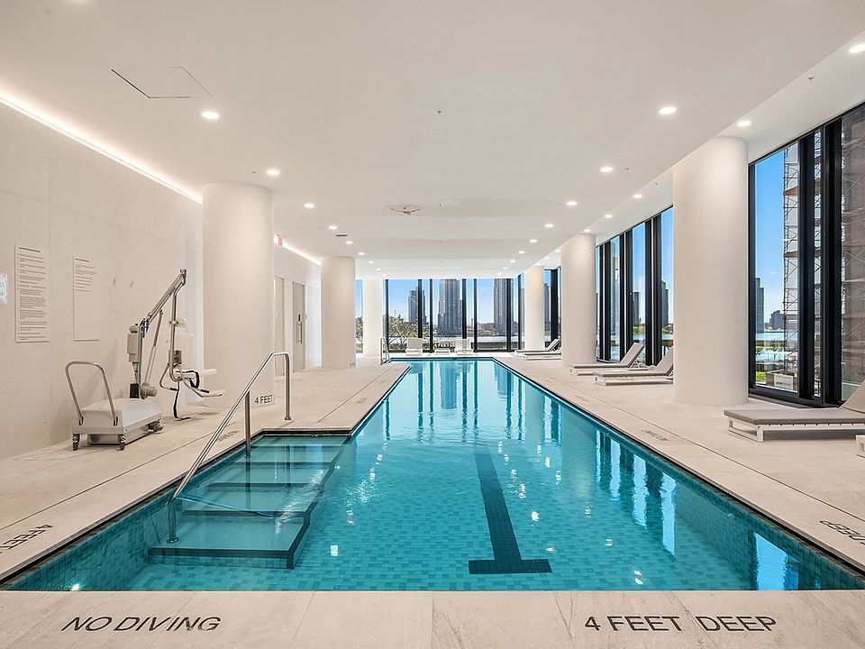 1st image of 685 1st Ave APT 22H