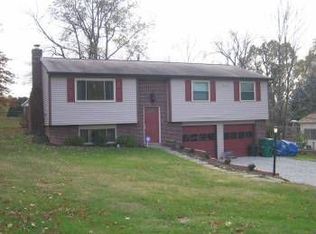 5 W Hillcrest Rd, Eighty Four, PA 15330