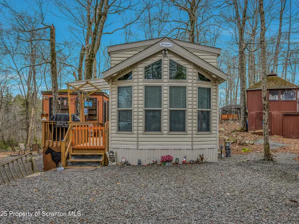 34 Buckaroo Byway, Gouldsboro, PA 18424