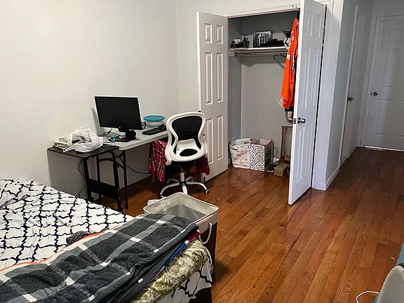 3rd image of 1419 W Stiles St #1