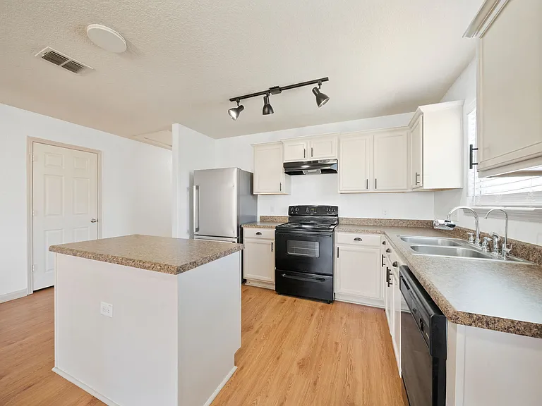 5706 Texas Cyn — Photo 9