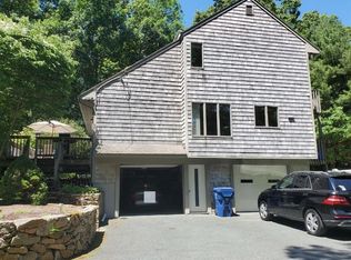 1495 Middle Rd, East Greenwich, RI 02818