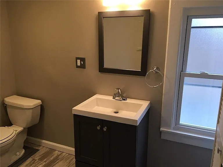 430 Lake Shore Boulevard Ext — Photo 10